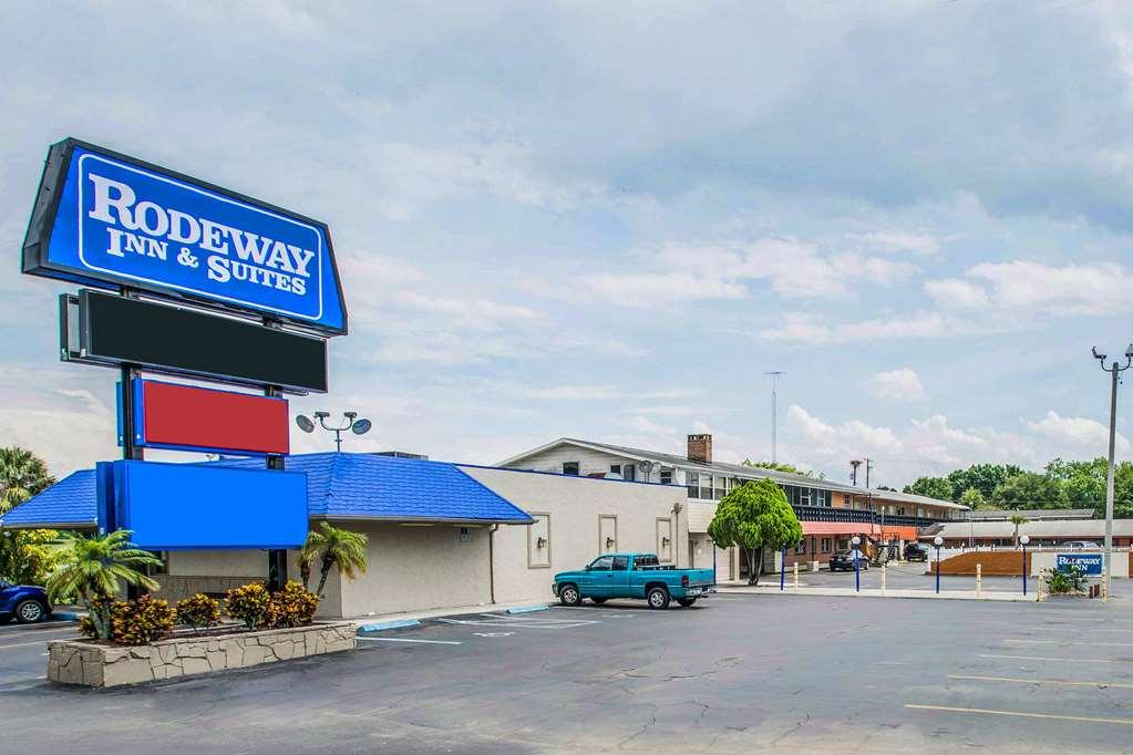 Rodeway Inn & Suites Winter Haven Chain Of Lakes Esterno foto