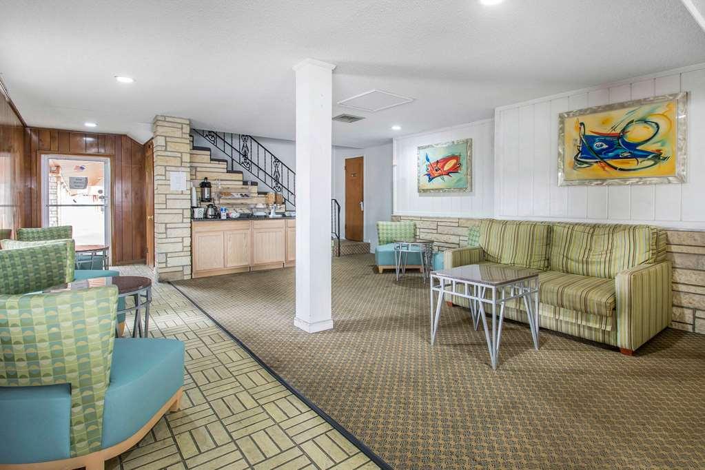 Rodeway Inn & Suites Winter Haven Chain Of Lakes Interno foto