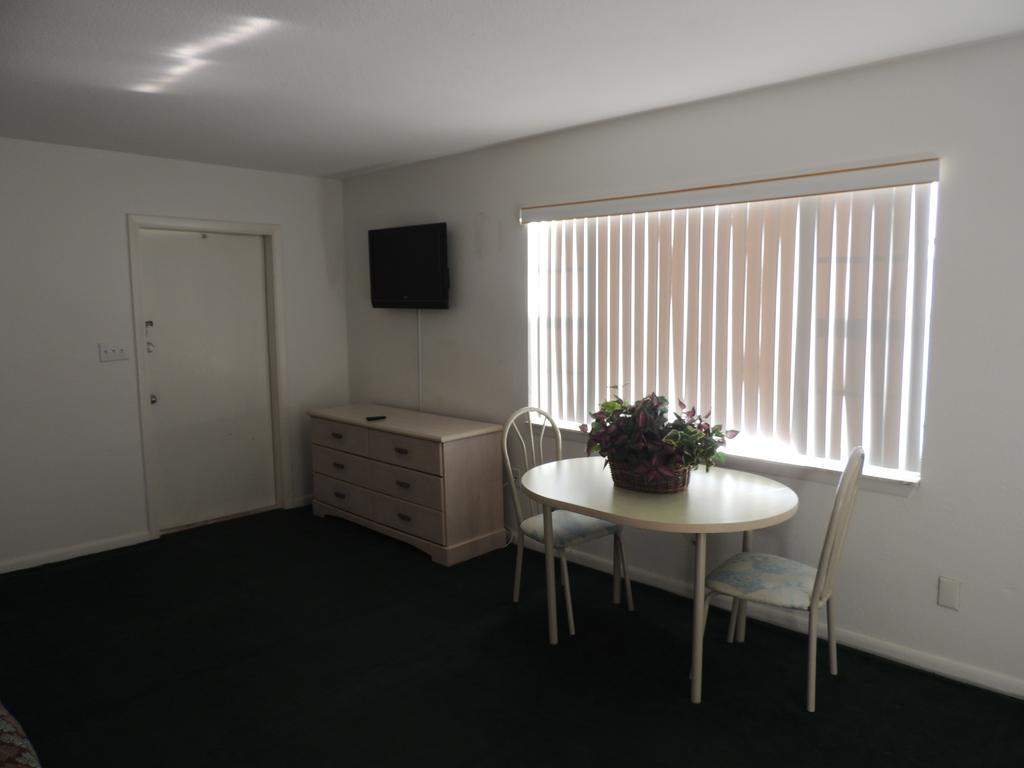 Rodeway Inn & Suites Winter Haven Chain Of Lakes Camera foto