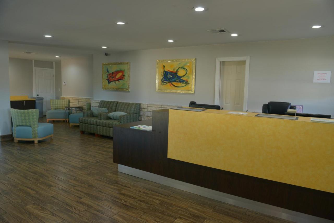 Rodeway Inn & Suites Winter Haven Chain Of Lakes Esterno foto