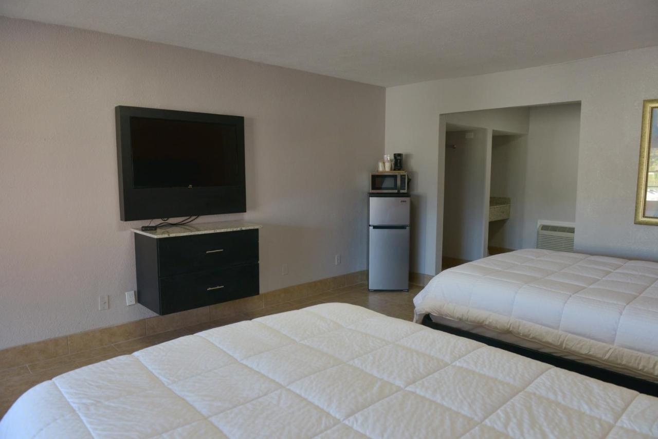 Rodeway Inn & Suites Winter Haven Chain Of Lakes Esterno foto