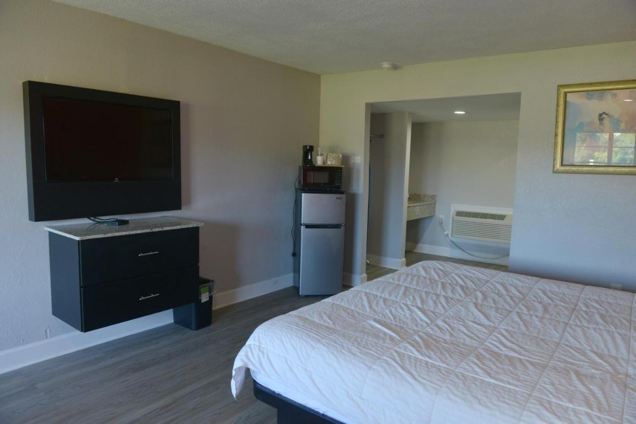 Rodeway Inn & Suites Winter Haven Chain Of Lakes Esterno foto