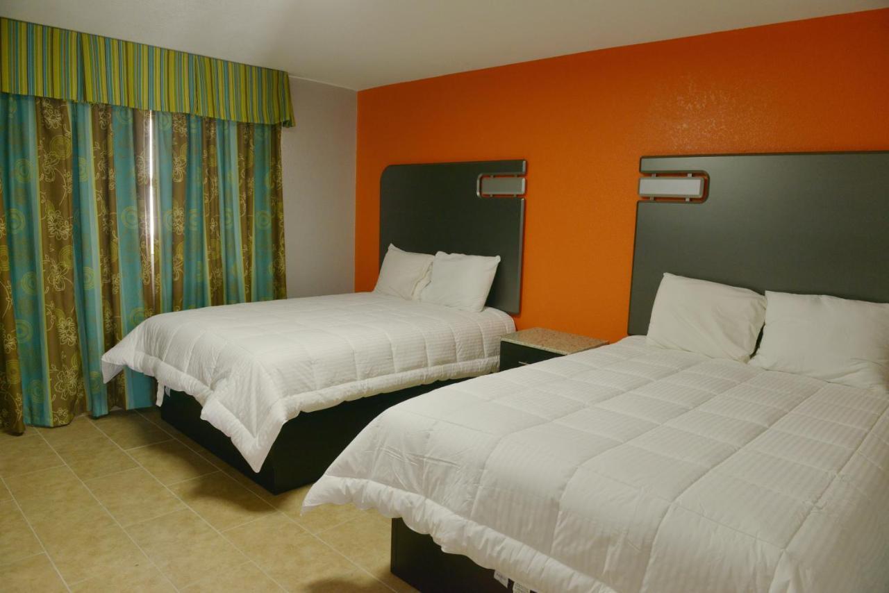 Rodeway Inn & Suites Winter Haven Chain Of Lakes Esterno foto