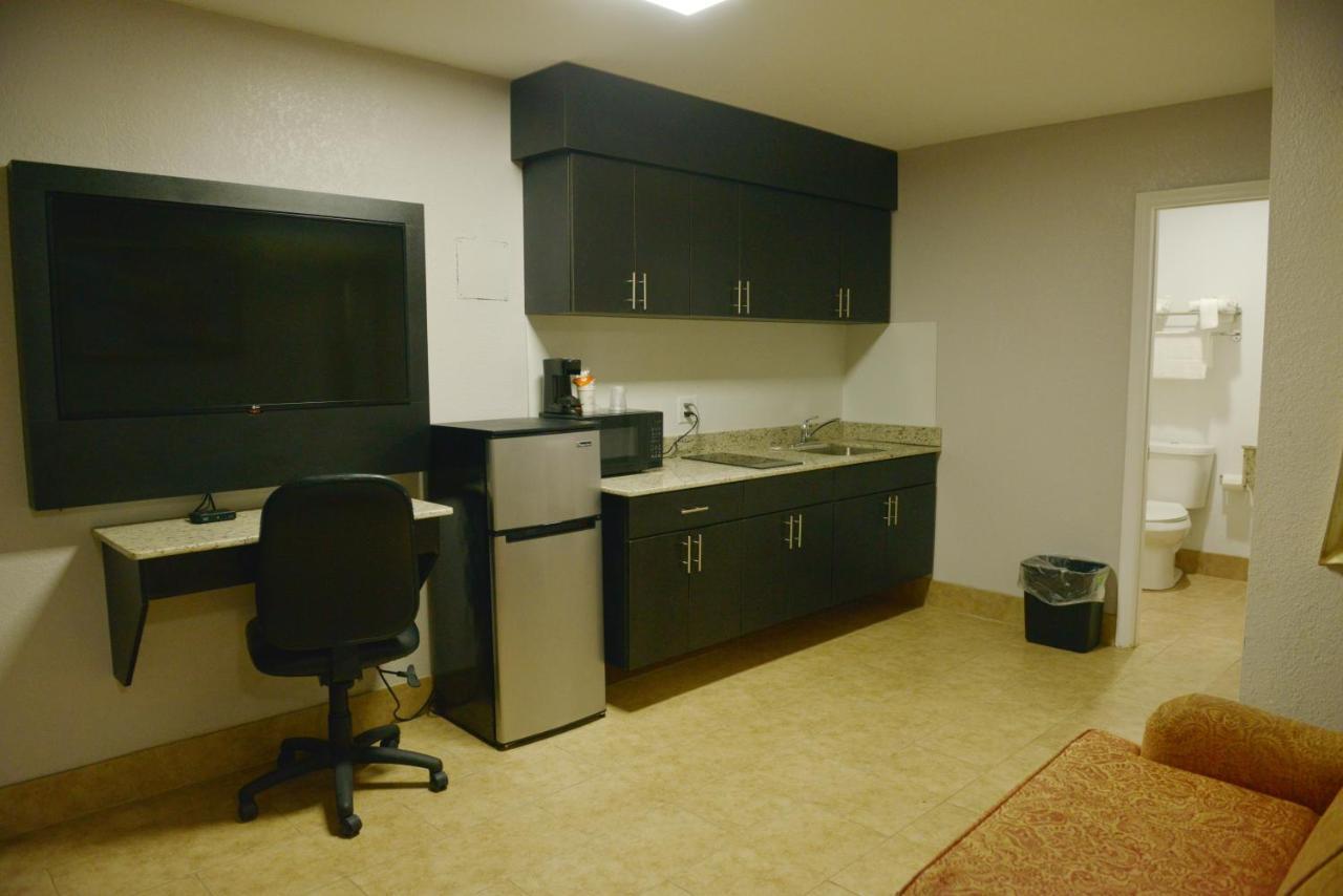 Rodeway Inn & Suites Winter Haven Chain Of Lakes Esterno foto